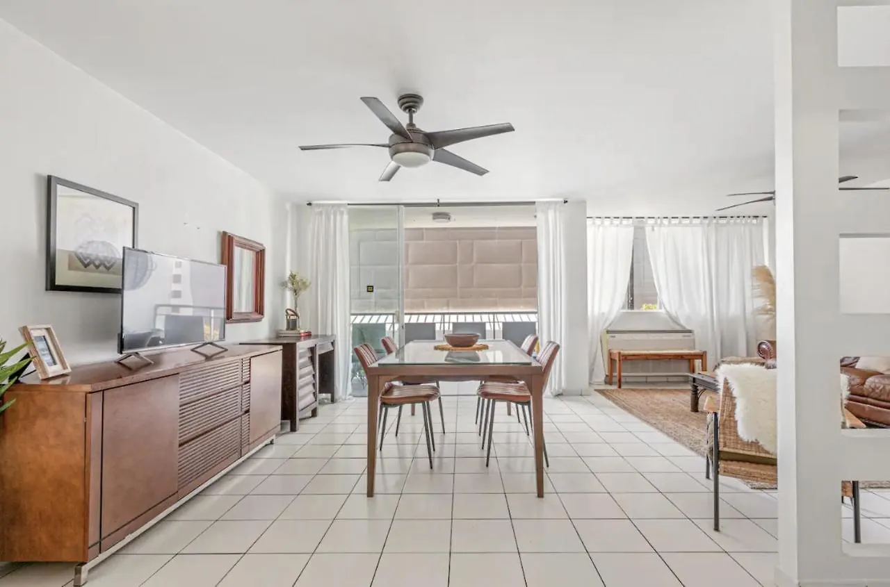 サンジョアン2 Bed, 2 Bath Condado Beach Apt With Parking Aptsアパートメント アパート